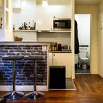 Cosy Parisian Studio Near Montmartre